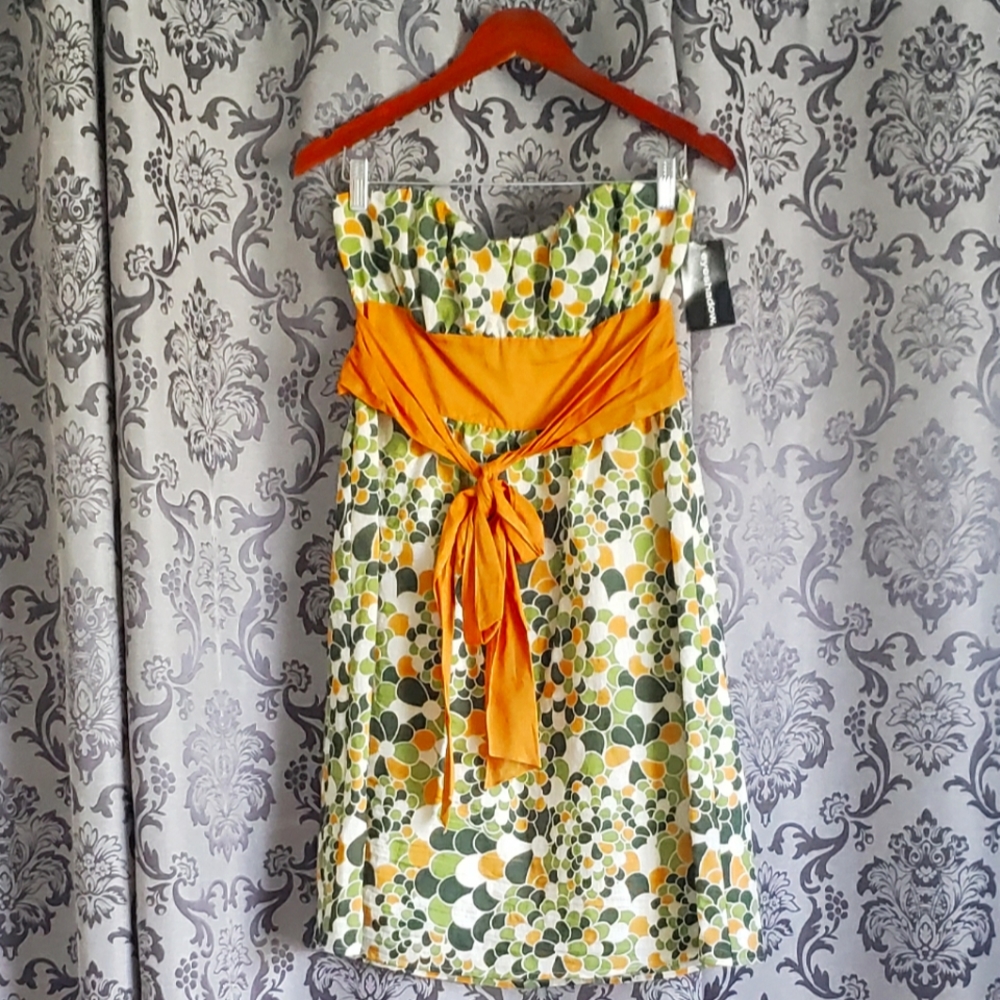 Print mid length strapless dress